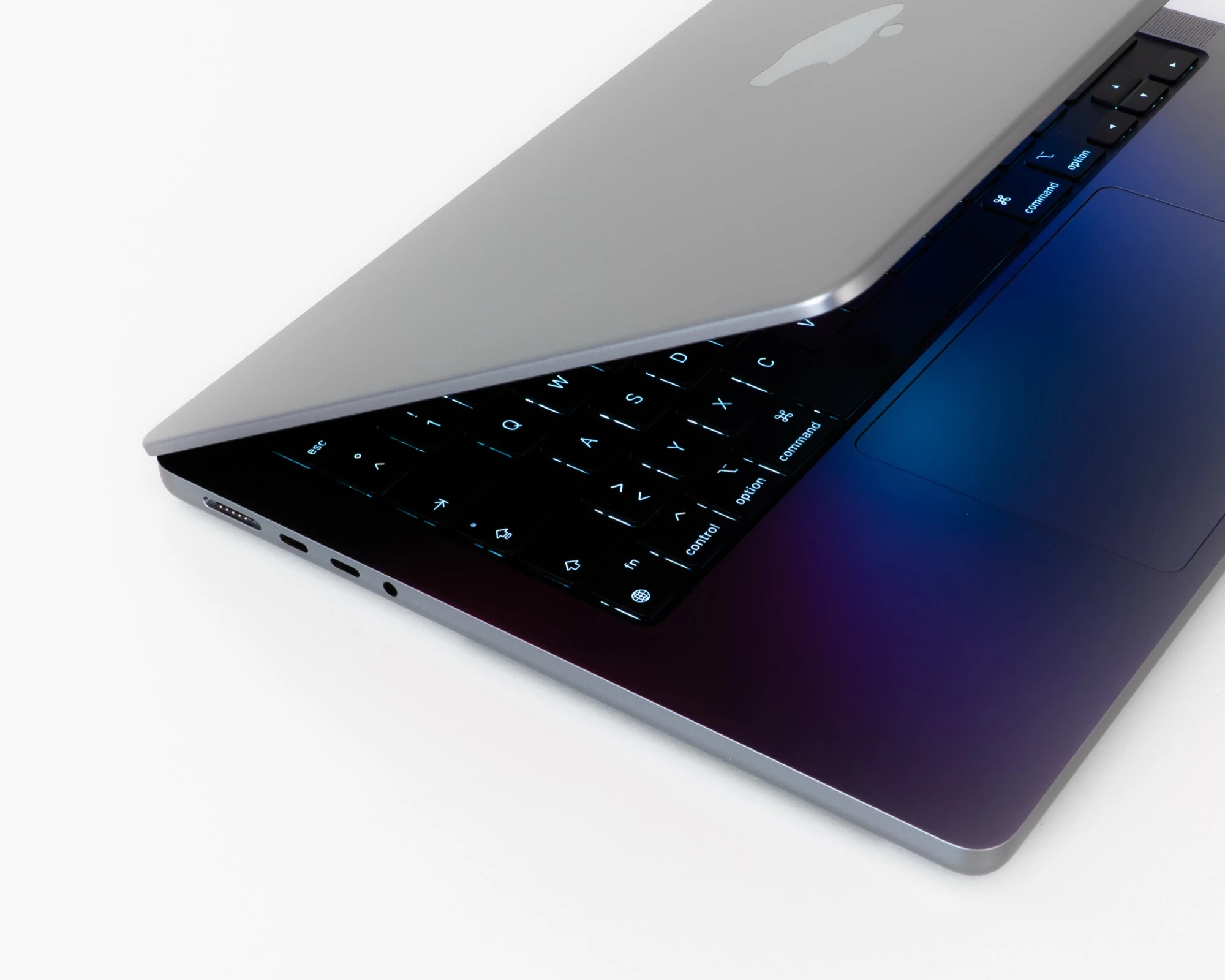 MacBook aufgeklappt